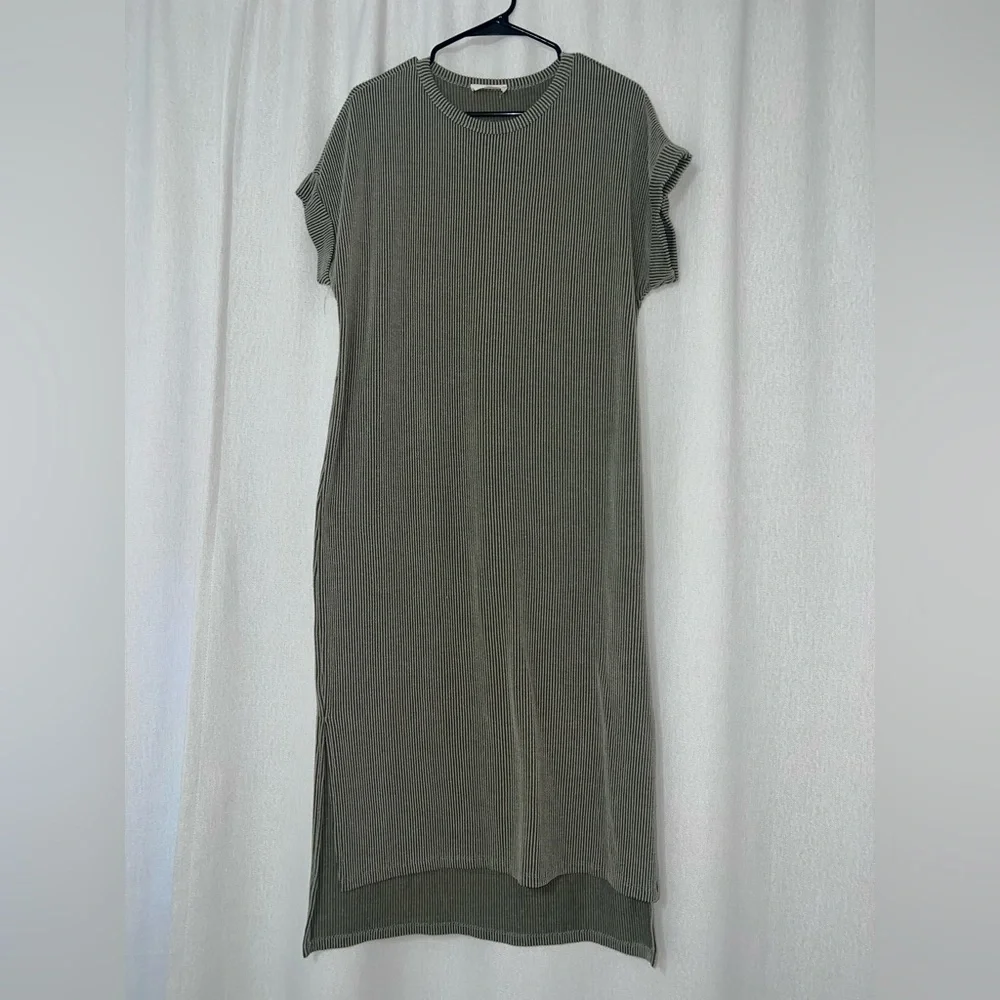 Entro Green Ribbed Midi Dress - Picture 1 of 4